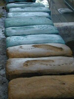The stained cement blocks had to dry - they made a colorful impression all on their own