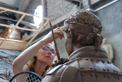 Laury Dizengremel working on the first Tennis Terracotta Warrior